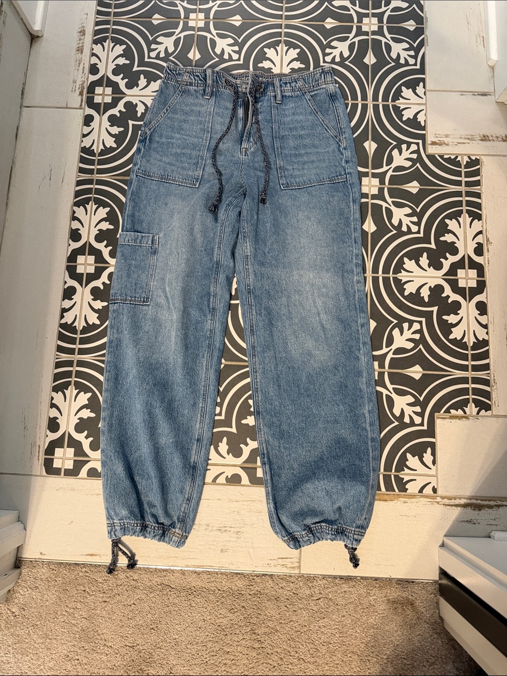 American Eagle Outfitters Women's Wide-Leg Drawstring Denim Jeans in Light Blue